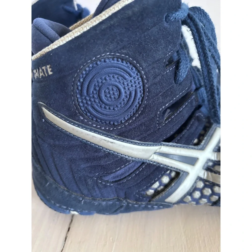 Asics Dan Gable Ultimate Wrestling Shoes Navy Blue Silver J500Y Mens Size 9.5